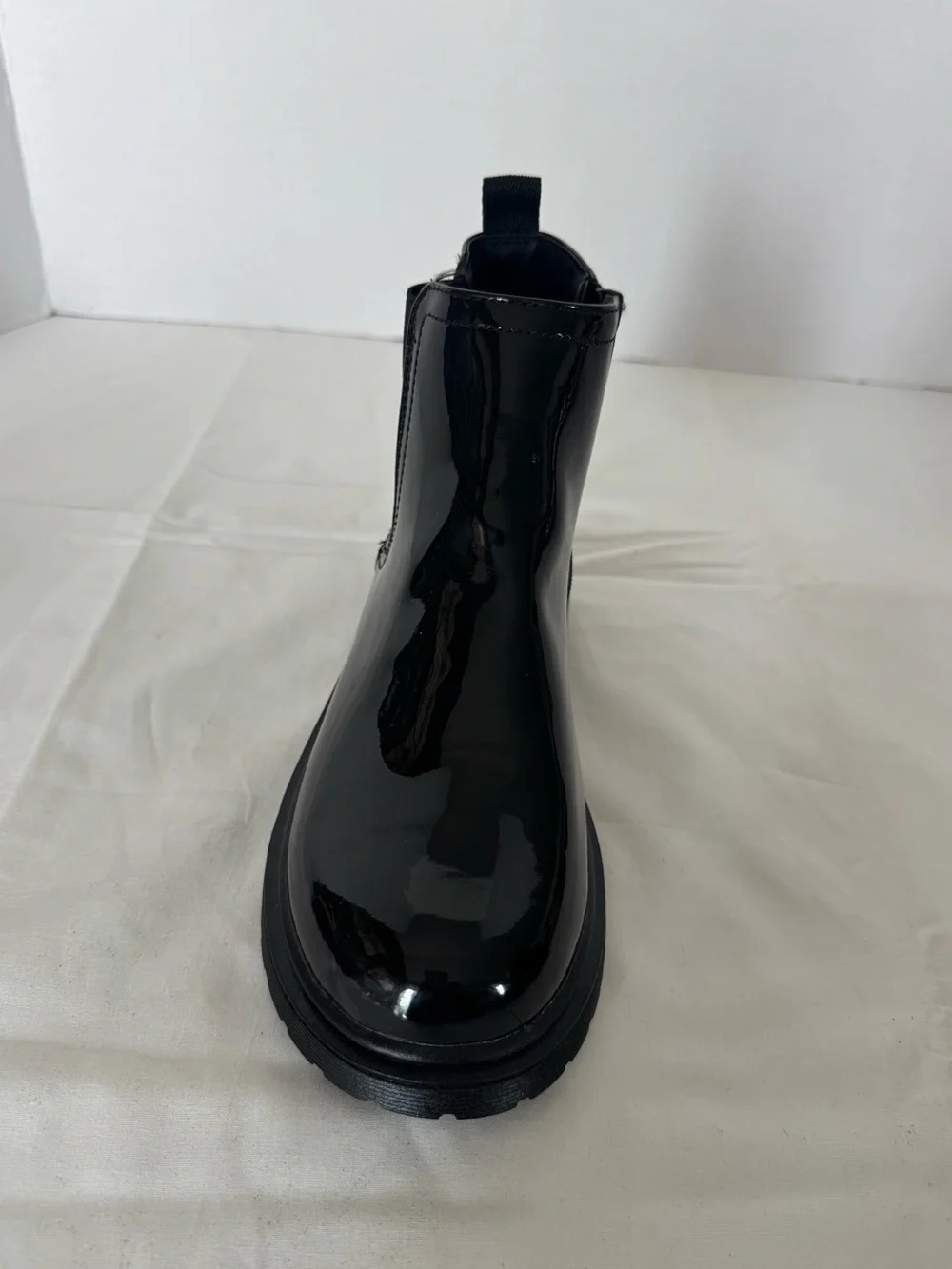 Steve Madden Glossy Black Chelsea Rain Boots Size 4